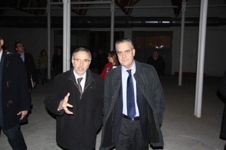 Mayoral i Corbacho, durant la visita a les instal·lacions de Roca Umbert. FOTO: Ventura, Jaume.