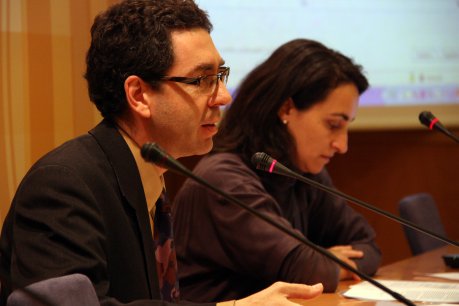 Oriol Izquierdo, director de la Institució de les Lletres Catalanes, i Eulàlia Miralles, coordinadora del quëstionari. FOTO: Amengual, Margalida.