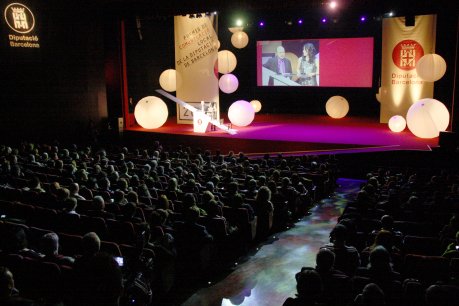 Aspecte de l'atrium de Viladecans durant la celebració de la 29ena festa de la comunicació local i comarcal. FOTO: Cazorla, Bertran.
