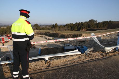Un accident entre un camió i un cotxe ha obligat a tallar la carretera C-37 a l'altura d'Òdena i s'ha activat el pla Transcat. FOTO: Martí, Mar.