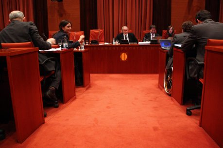 Els diputats a la comissió d'Economia on s'han debatut els pressupostos i la llei de mesures. FOTO: Garrido, Rafa.
