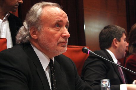 Antoni Fernández Teixidor, president de la comissió d'Economia, mentre s'han debatut els pressupostos i la llei de mesures. FOTO: Garrido, Rafa.