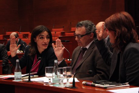 Els diputats del PSC a la comissió d'Economia on s'han votat els pressupostos de 2012. FOTO: Garrido, Rafa.