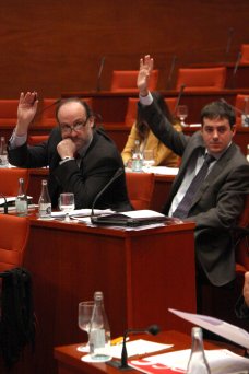 Els diputats del PPC a la comissió d'Economia on s'han votat els pressupostos de 2012. FOTO: Garrido, Rafa.