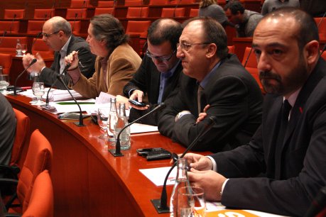 Diputats d'ICV-EUiA, ERC i C's, a la comissió d'Economia on s'han debatut els pressupostos i la llei de mesures. FOTO: Garrido, Rafa.