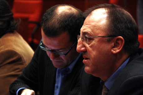 Els diputats d'ERC, Sergi de los Rios i Carmel Mòdol, a la comissió d'Economia on s'han debatut els pressupostos i la llei de mesures. FOTO: Garrido, Rafa.