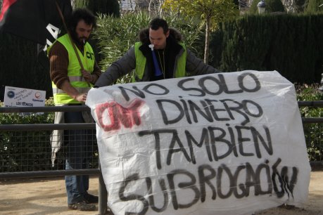 Treballadores d'Spanair protesten davant del Parlament FOTO: Mateos, Patricia.