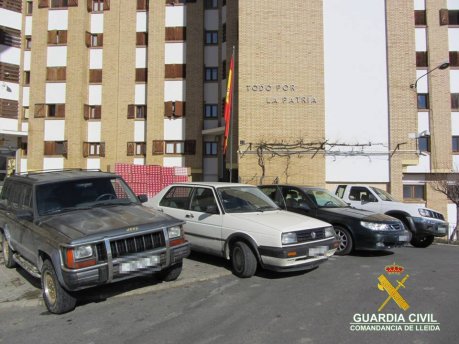 Els detinguts transportaven el tabac a l'interior d'un vehicle FOTO: Guàrdia Civil.