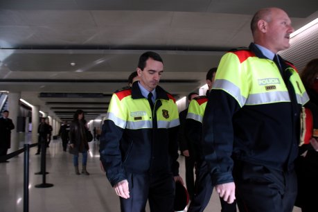 El comissari de la regió policial de Barcelona, Joan Carles Molinero, ha arribat a dos quarts de deu a la Ciutat de la Justícia FOTO: Sanchez, Guillem.
