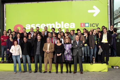 Foto de família abans de la cloenda de la 9a Assemblea d'ICV, el 23-11-2008 a Sabadell FOTO: ACN / Arxiu.