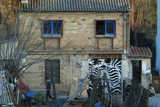 La detinguda viu a la casa ocupada El Rusc del Pont Major, a Girona. Foto: LLU&Iacute;S SERRAT