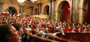 Un sondeig de La Vanguardia diu que CiU s'allunya de la majoria absoluta<br/>