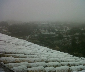 La neu obliga a usar cadenes a Fontanars dels Alforins<br/>
