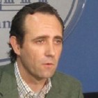 Bauz� defensa les retallades 'per l'amena�a d'intervenci�' i l'oposici� l'acusa d'improvisar i mentir