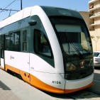 Apareixen restes de la muralla medieval en els obres del TRAM a Cardona Vives