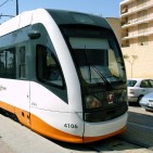 Apareixen restes de la muralla medieval en els obres del TRAM a Cardona Vives