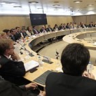Catalunya, el Pa�s Valenci� i les Illes passen l'examen financer espanyol