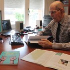 Manuel Roure escriu el primer llibre d'optometria en catal�