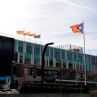 L'AMI exigeix a Llanos de Luna que abandoni 'la guerra de banderes'