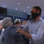 Un grup d'extrema dreta entra violentament a la delegaci de la Generalitat a Madrid [VDEO]
